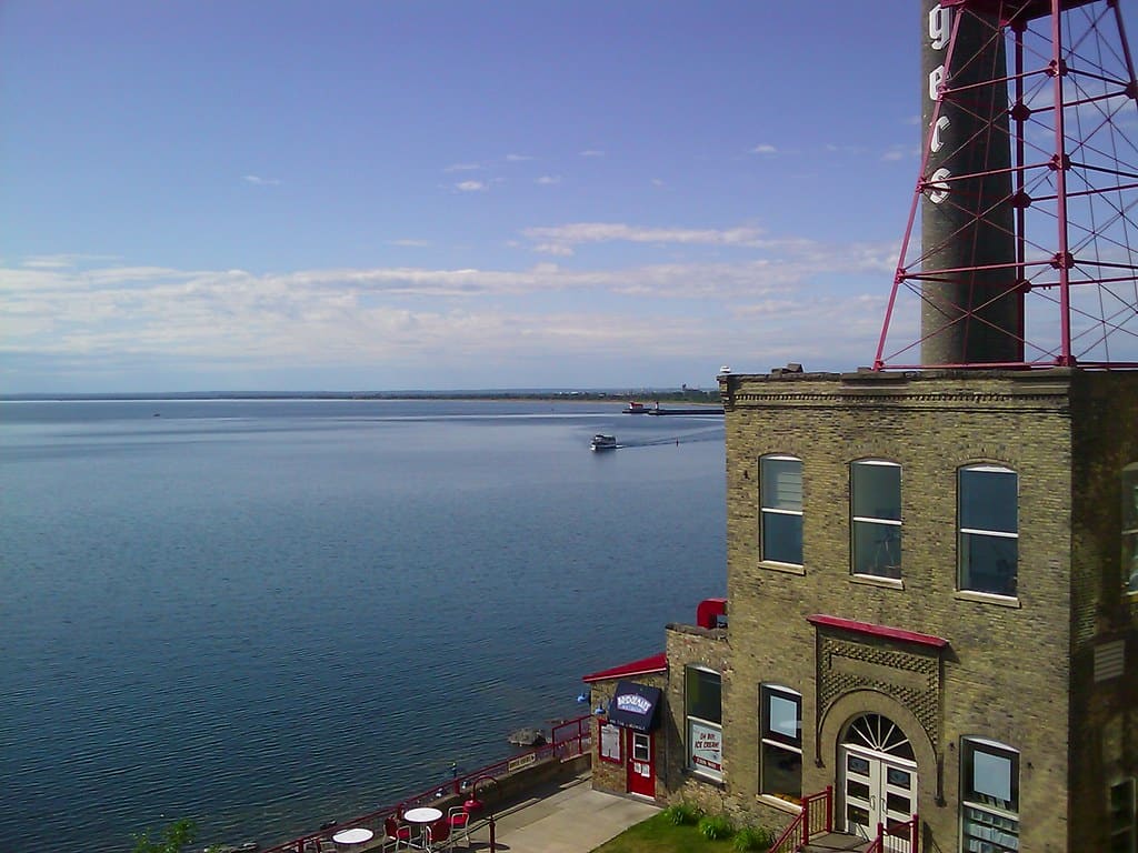 Fingers Inn overview