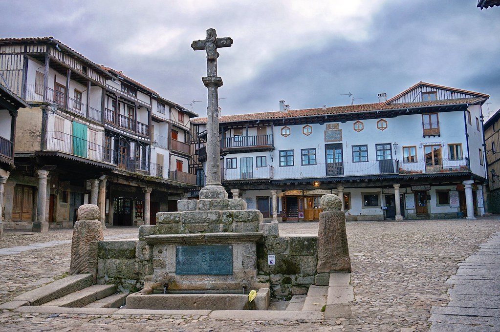Photo of the plaza in La Alberca Spain